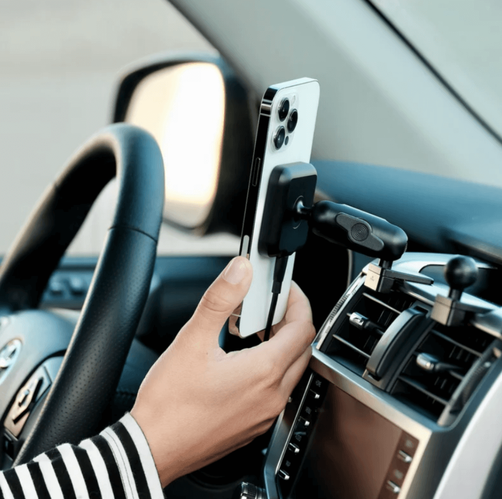 2010-2023 Toyota 4Runner Magnetic Charging Phone Mount