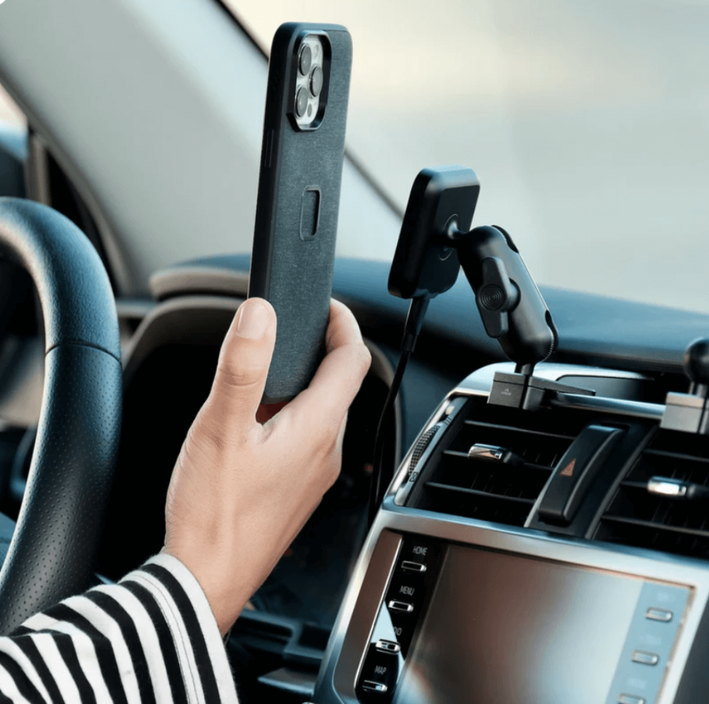 2010-2023 Toyota 4Runner Magnetic Charging Phone Mount