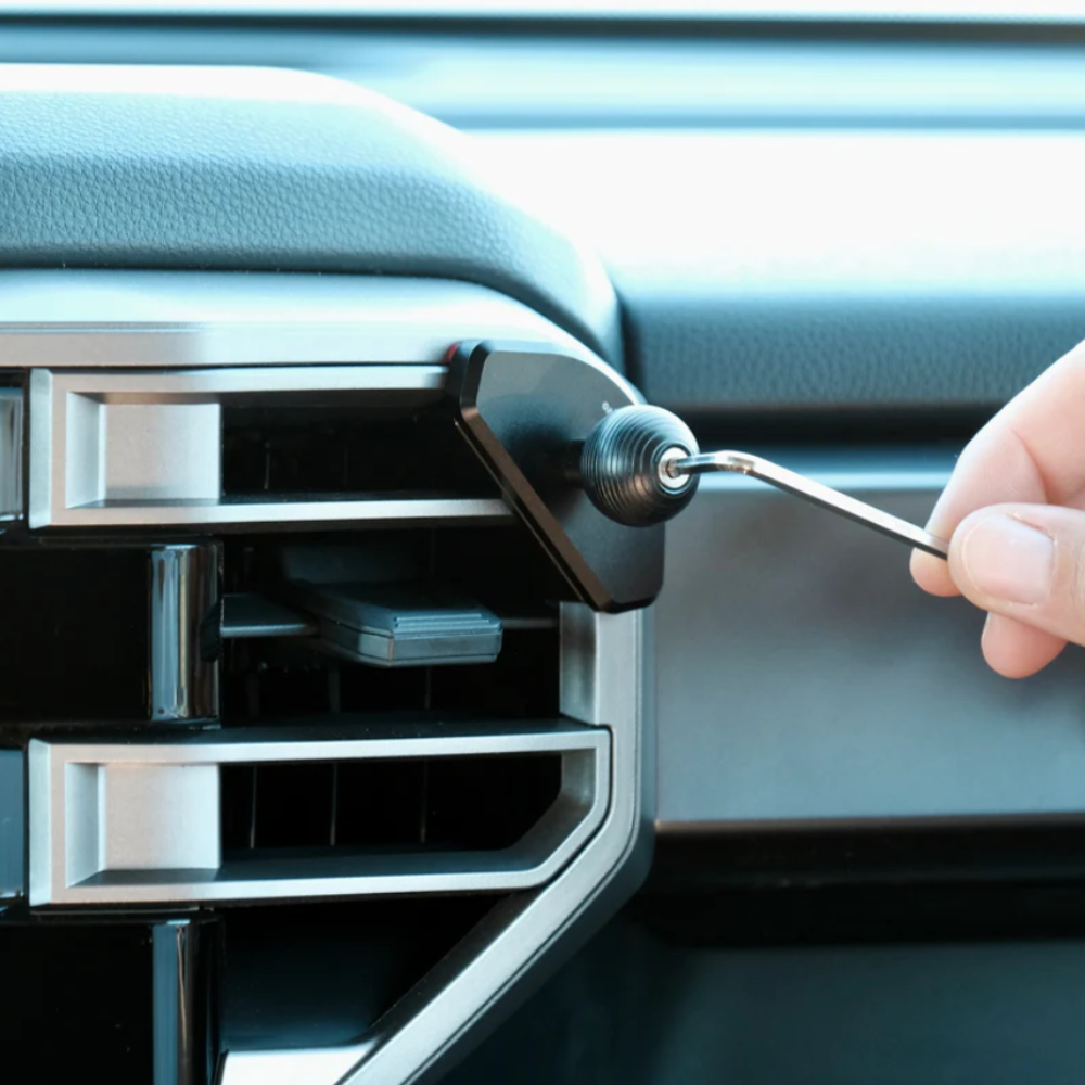 2023+ Toyota Sequoia Magnetic Charging Phone Mount