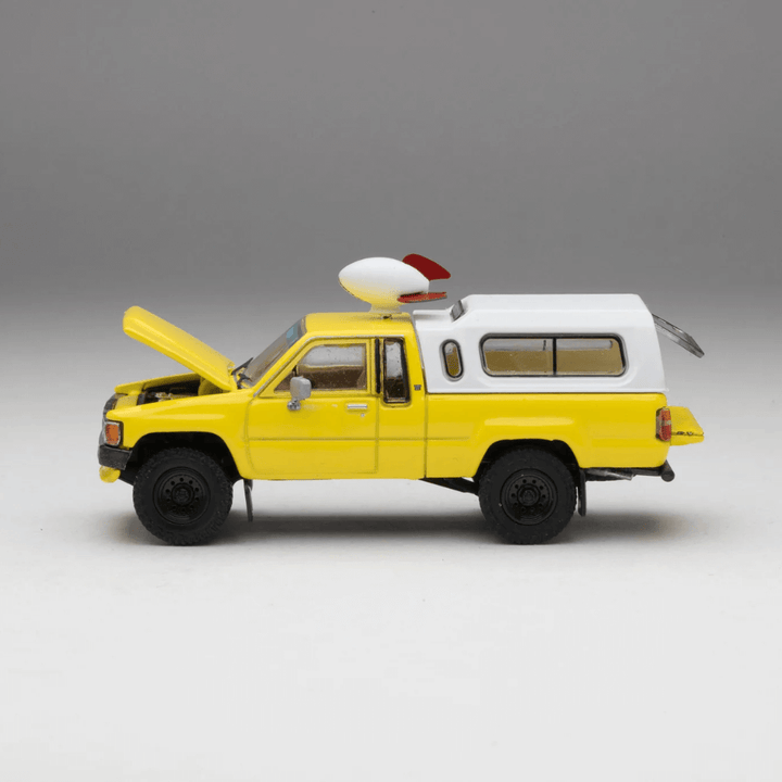 Toyota Hilux Xtracab SR5 4x4 Work Truck Exclusive GCD 1/64