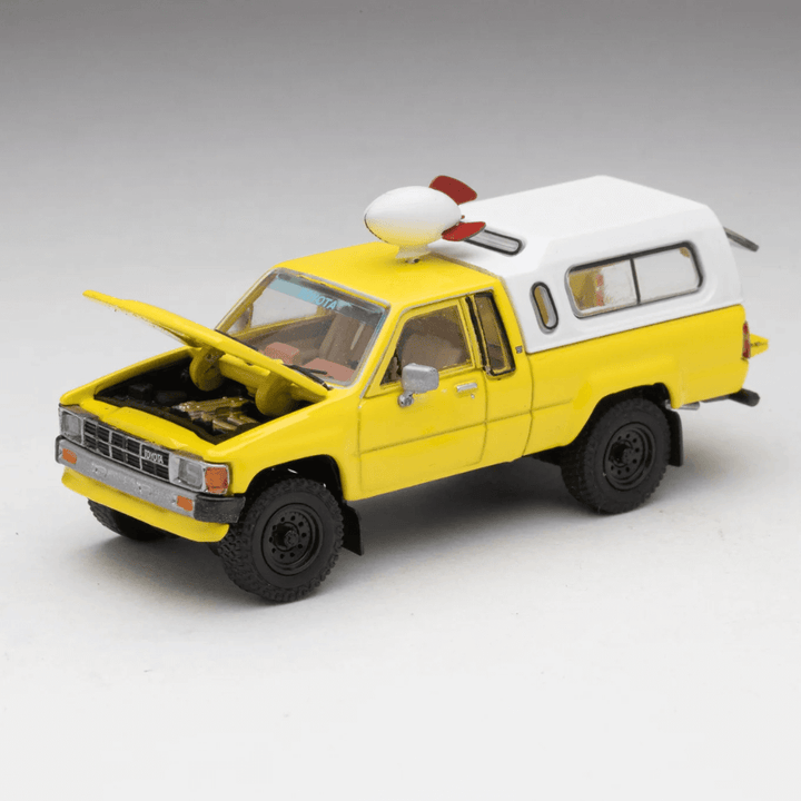 Toyota Hilux Xtracab SR5 4x4 Work Truck Exclusive GCD 1/64