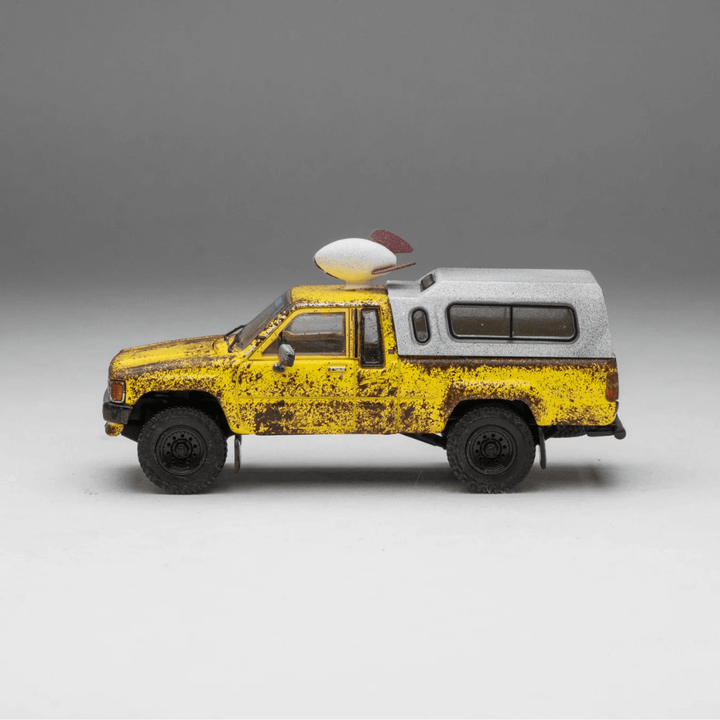 Toyota Hilux Xtracab SR5 4x4 Work Truck Exclusive GCD 1/64