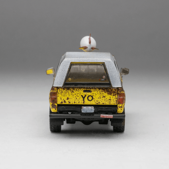 Toyota Hilux Xtracab SR5 4x4 Work Truck Exclusive GCD 1/64