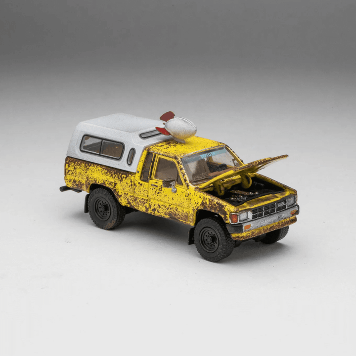 Toyota Hilux Xtracab SR5 4x4 Work Truck Exclusive GCD 1/64