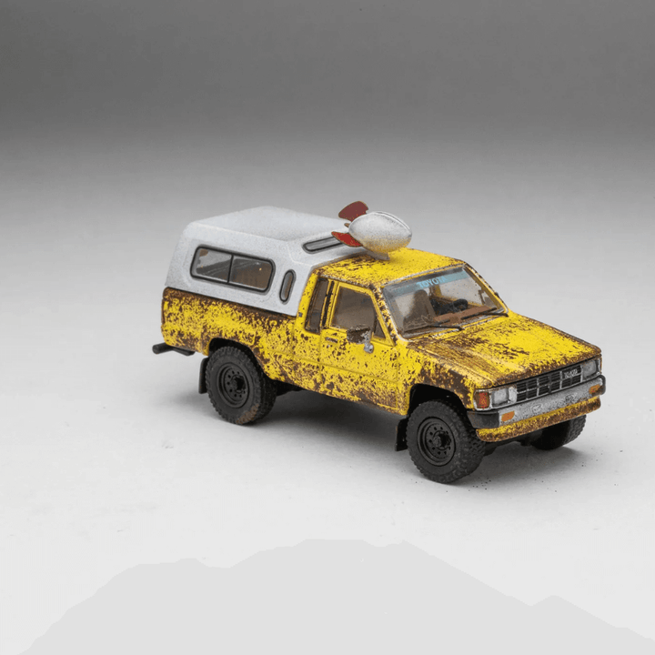Toyota Hilux Xtracab SR5 4x4 Work Truck Exclusive GCD 1/64