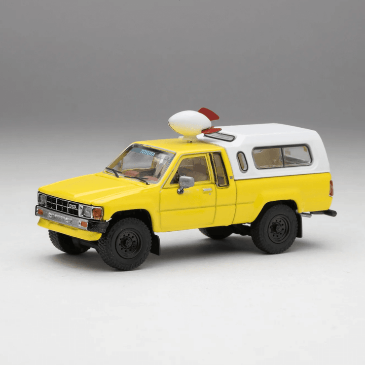 Toyota Hilux Xtracab SR5 4x4 Work Truck Exclusive GCD 1/64