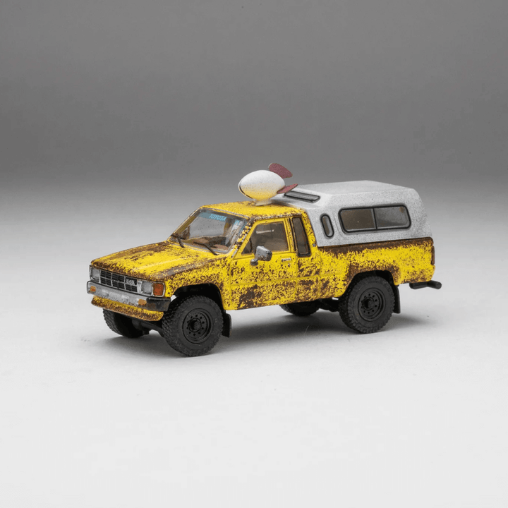 Toyota Hilux Xtracab SR5 4x4 Work Truck Exclusive GCD 1/64
