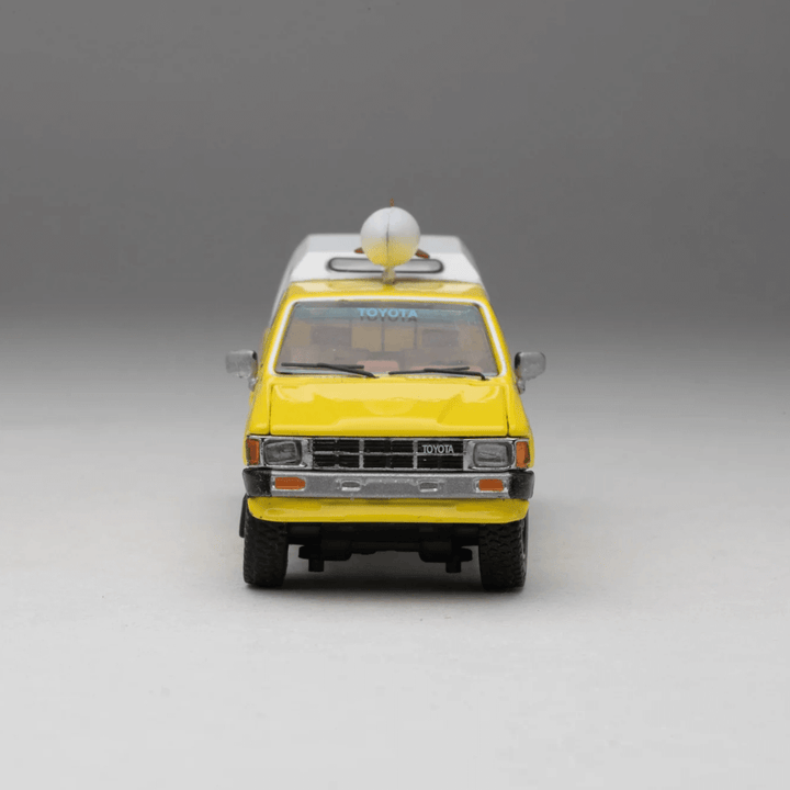 Toyota Hilux Xtracab SR5 4x4 Work Truck Exclusive GCD 1/64