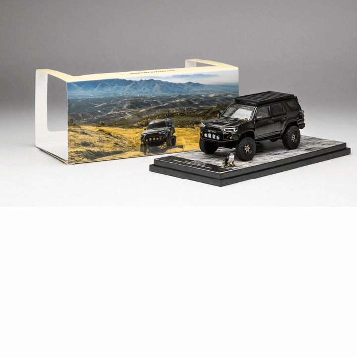Toyota 4Runner Pre-Runner (Madpews) Exclusive GCD 1/64 with dog and accessories