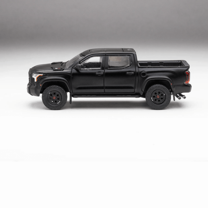 Toyota Tundra TRD PRO Exclusive GCD 1/64 Solar Octane with accessories