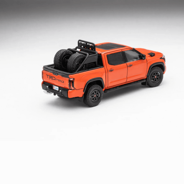 Toyota Tundra TRD PRO Exclusive GCD 1/64 Solar Octane with accessories