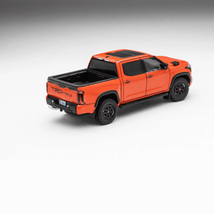Toyota Tundra TRD PRO Exclusive GCD 1/64 Solar Octane with accessories