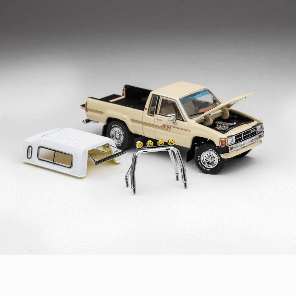 Toyota 1985 Hilux SR5 Xtracab Exclusive 1/64 Beige with Accessories