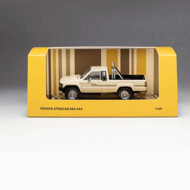 Toyota 1985 Hilux SR5 Xtracab Exclusive 1/64 Beige with Accessories
