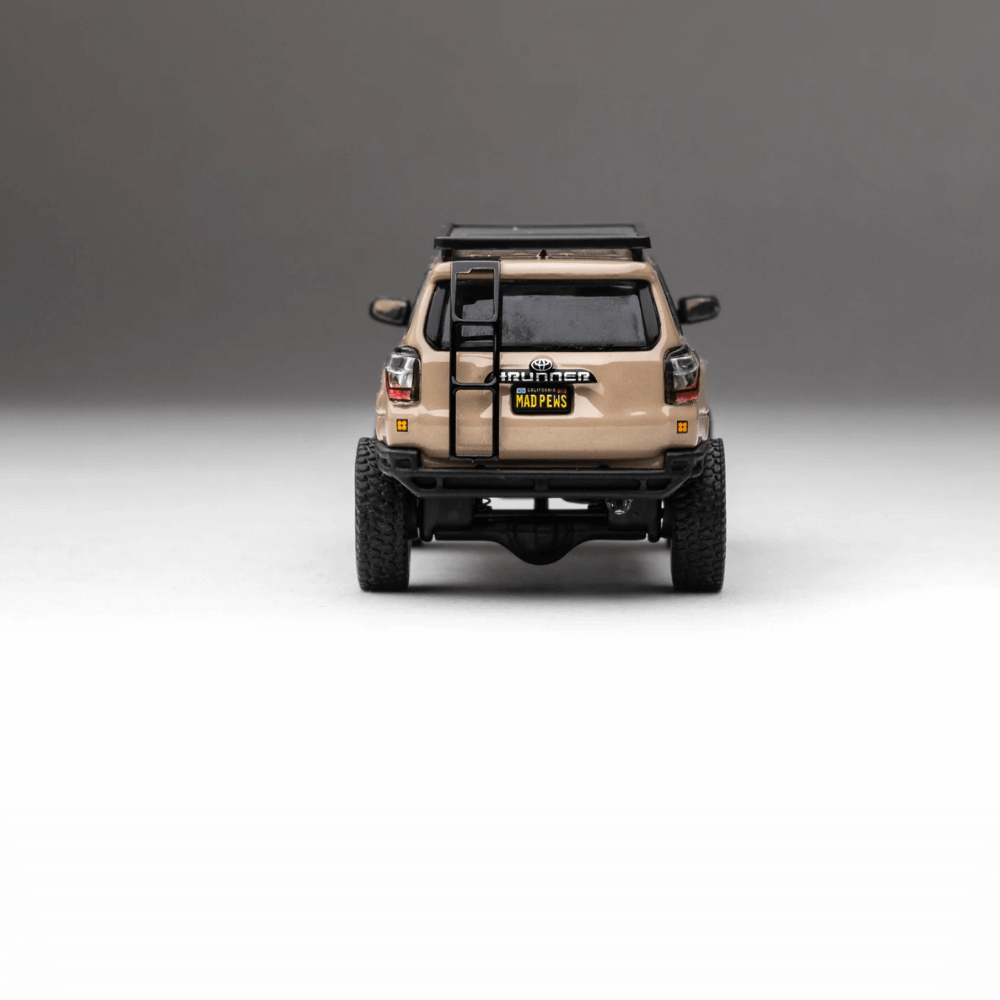 Toyota 4Runner Pre-Runner (Madpews) Exclusive GCD 1/64 with dog Toyota 4Runner Pre-Runner (Madpews) Exclusive GCD 1/64 with dog