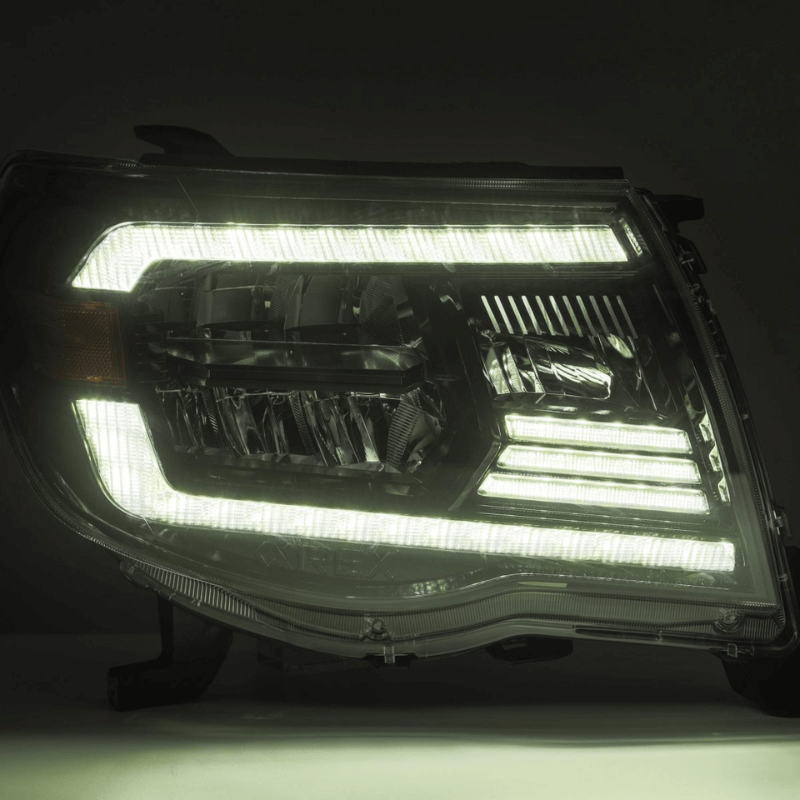 2005-2011 Toyota Tacoma LUXX-Series LED Crystal Headlights