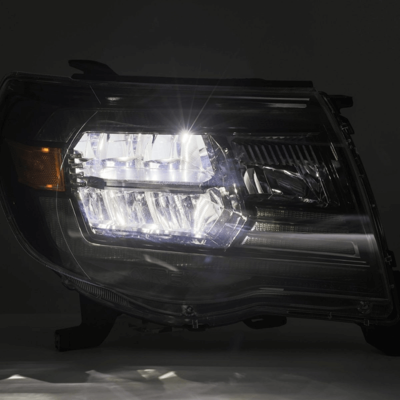 2005-2011 Toyota Tacoma LUXX-Series LED Crystal Headlights